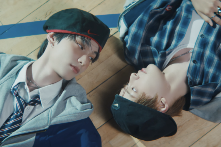 Assista: FLARE U encontra seu “WAY 2 U” em um MV de estreia adorável e jovem